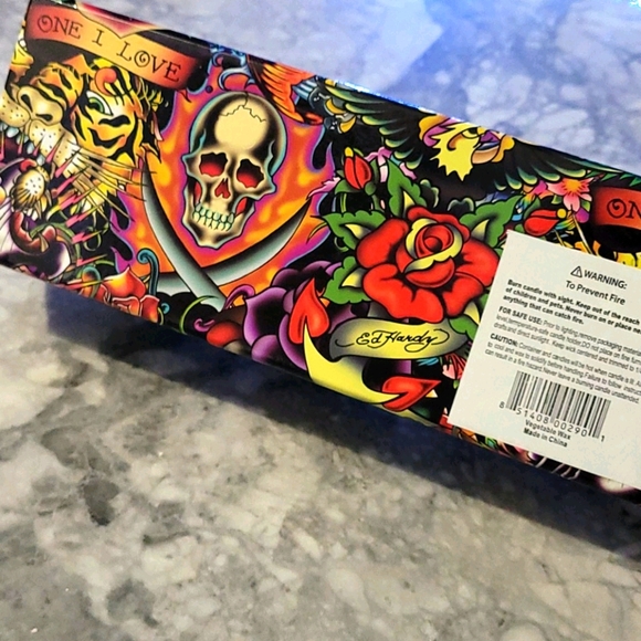 Ed Hardy Collectors Set - Picture 7 of 7